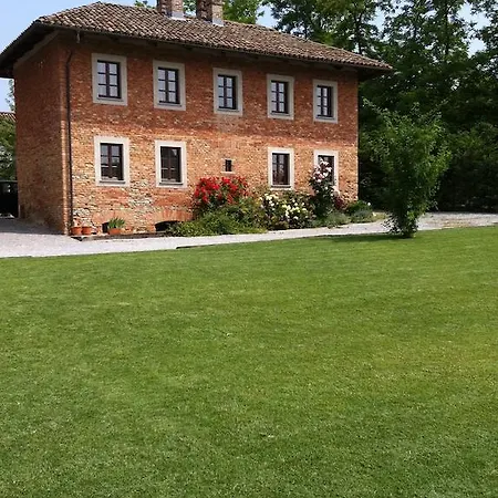 Casa di campagna Cascina Gaione Via Gallina,18b 12052 Cn *